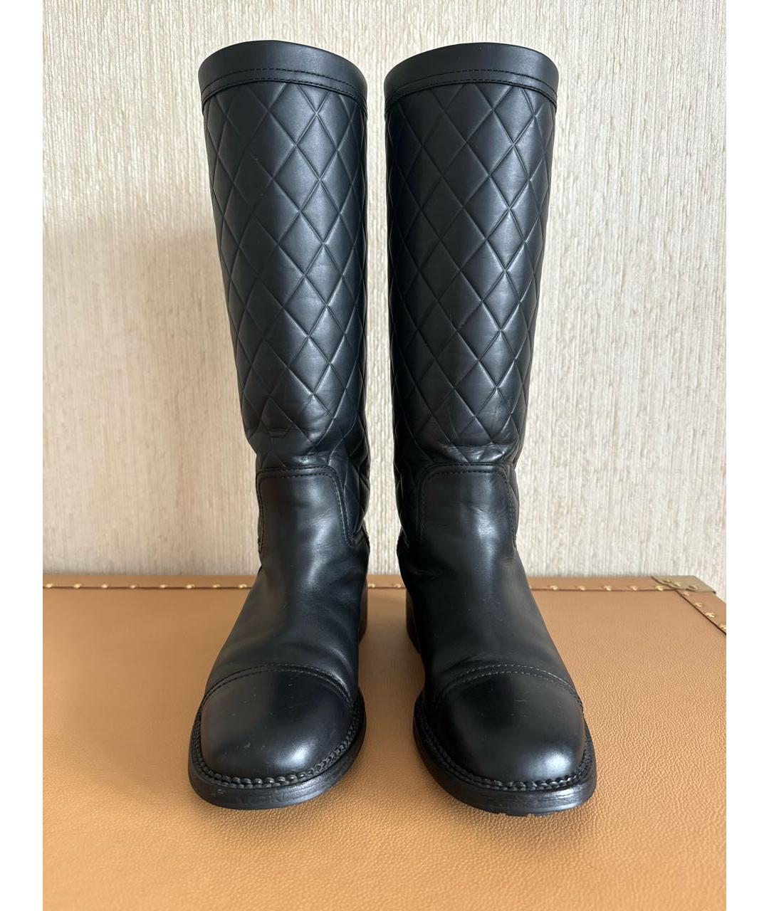 CHANEL Черные кожаные сапоги, фото 2