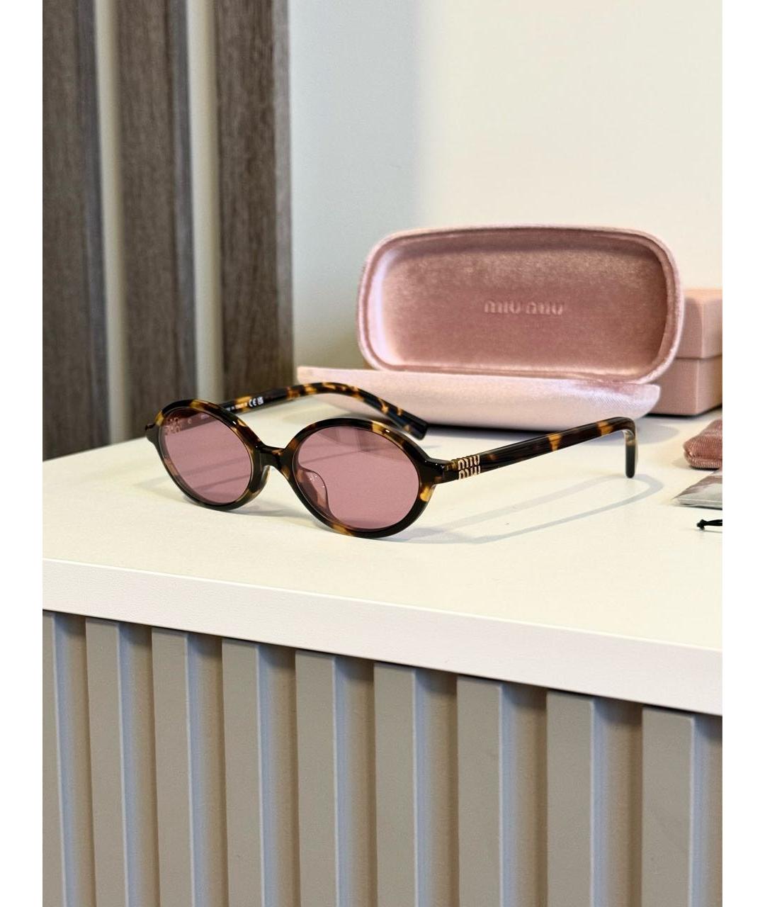 MIU MIU Коричневые пластиковые солнцезащитные очки, фото 2