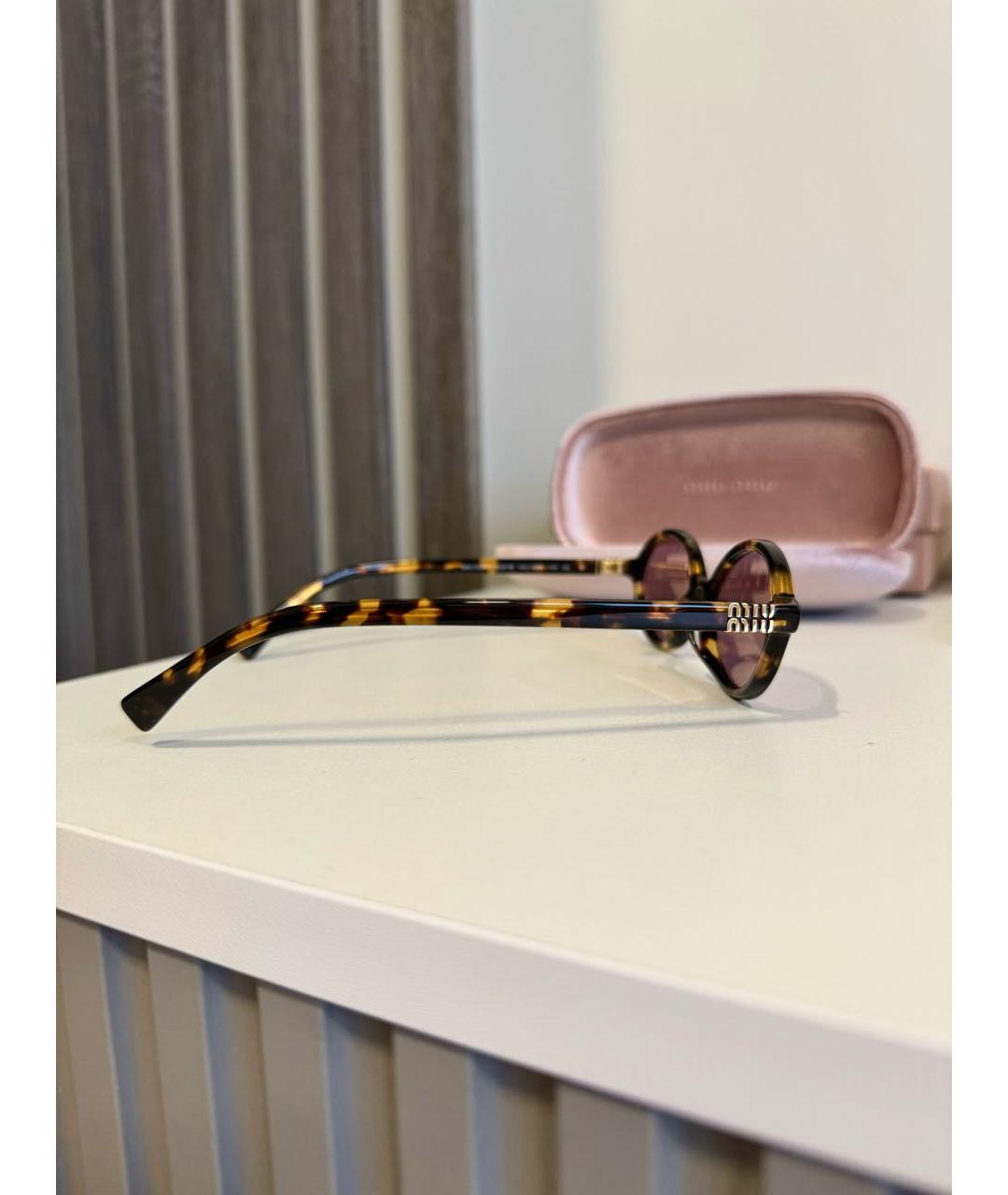 MIU MIU Коричневые пластиковые солнцезащитные очки, фото 7