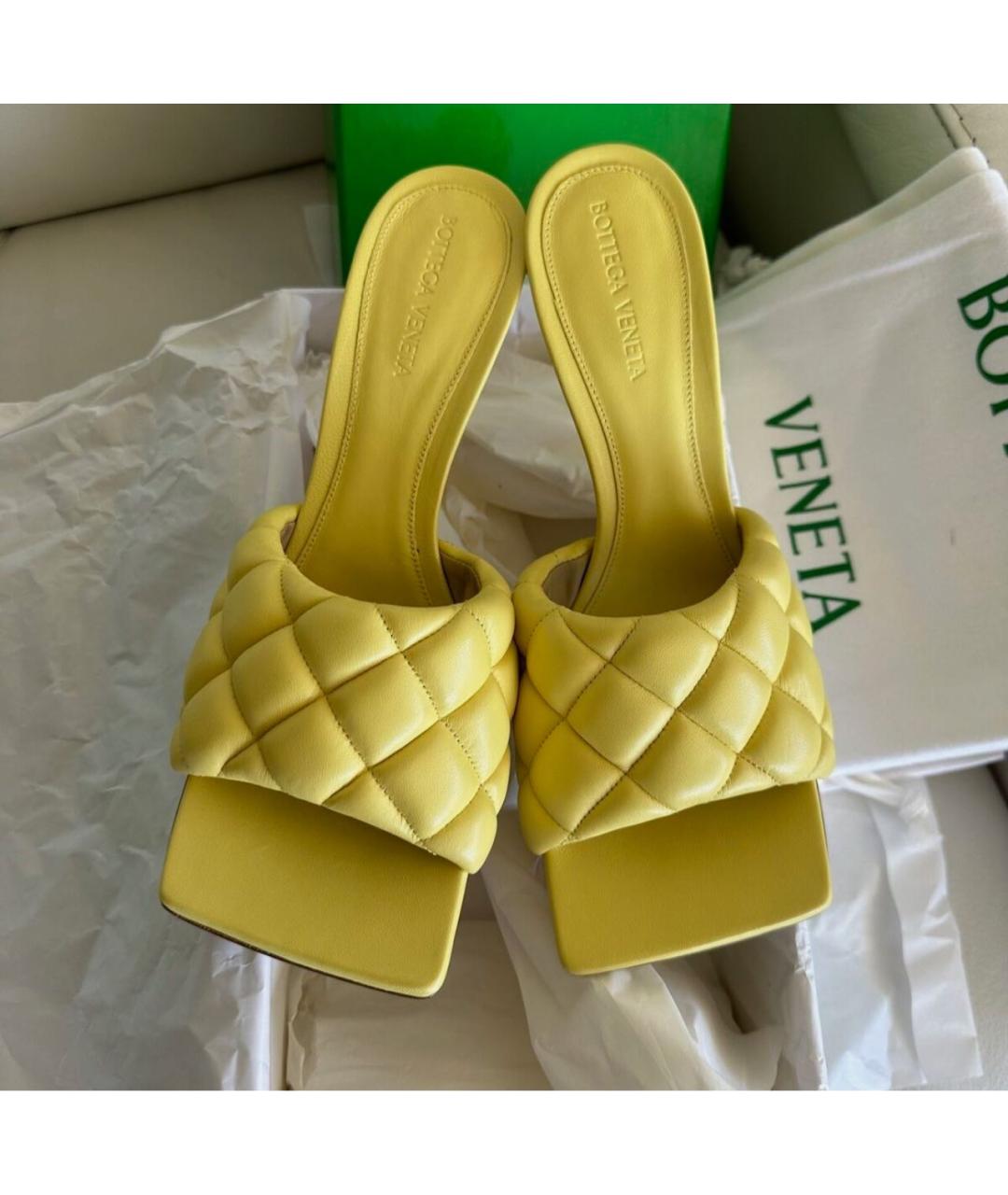 BOTTEGA VENETA Желтые кожаные мюли, фото 5