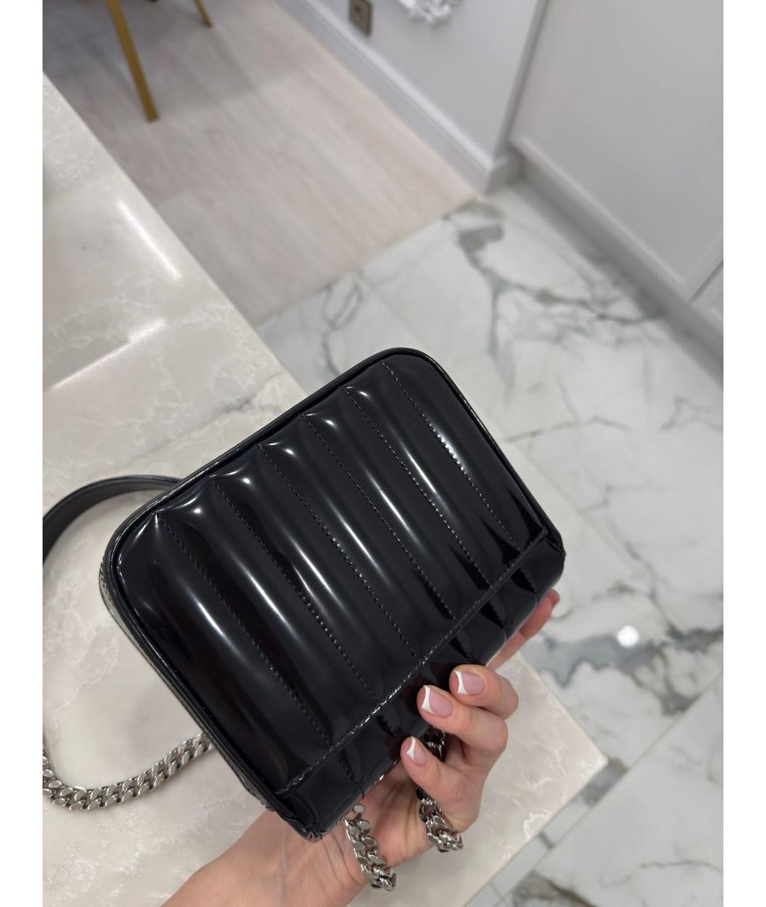 SAINT LAURENT Черная сумка через плечо из лакированной кожи, фото 3
