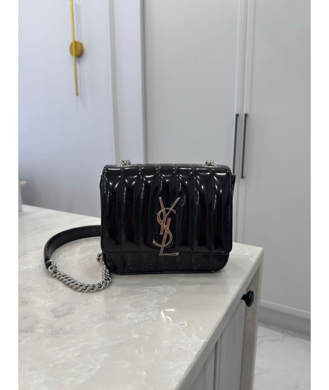 SAINT LAURENT Черная сумка через плечо из лакированной кожи, фото 9