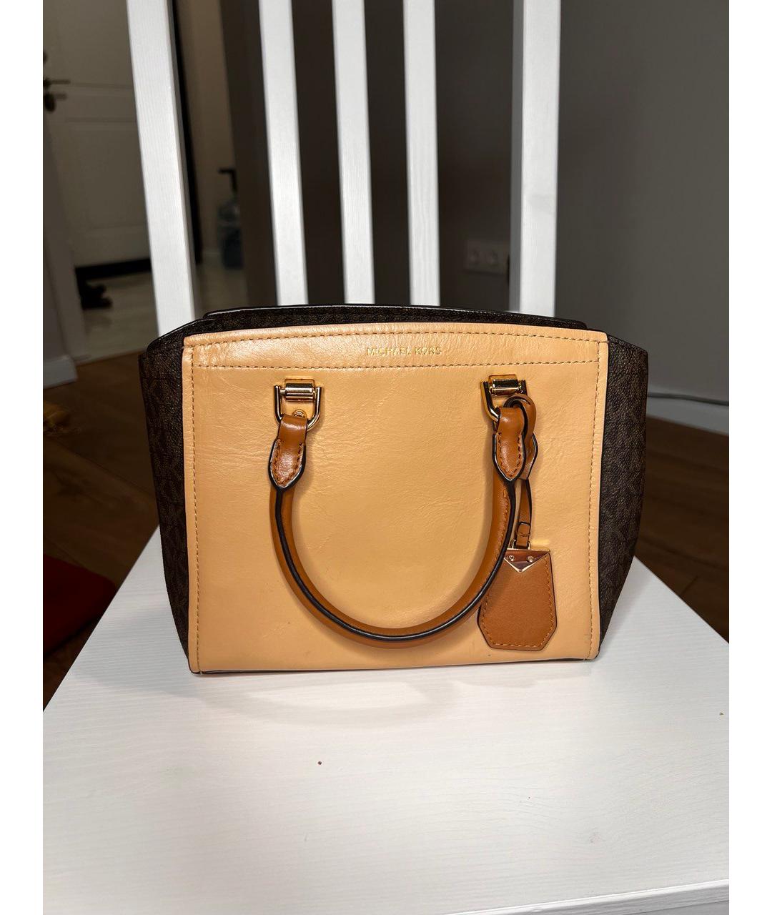 MICHAEL KORS Бежевая кожаная сумка с короткими ручками, фото 6