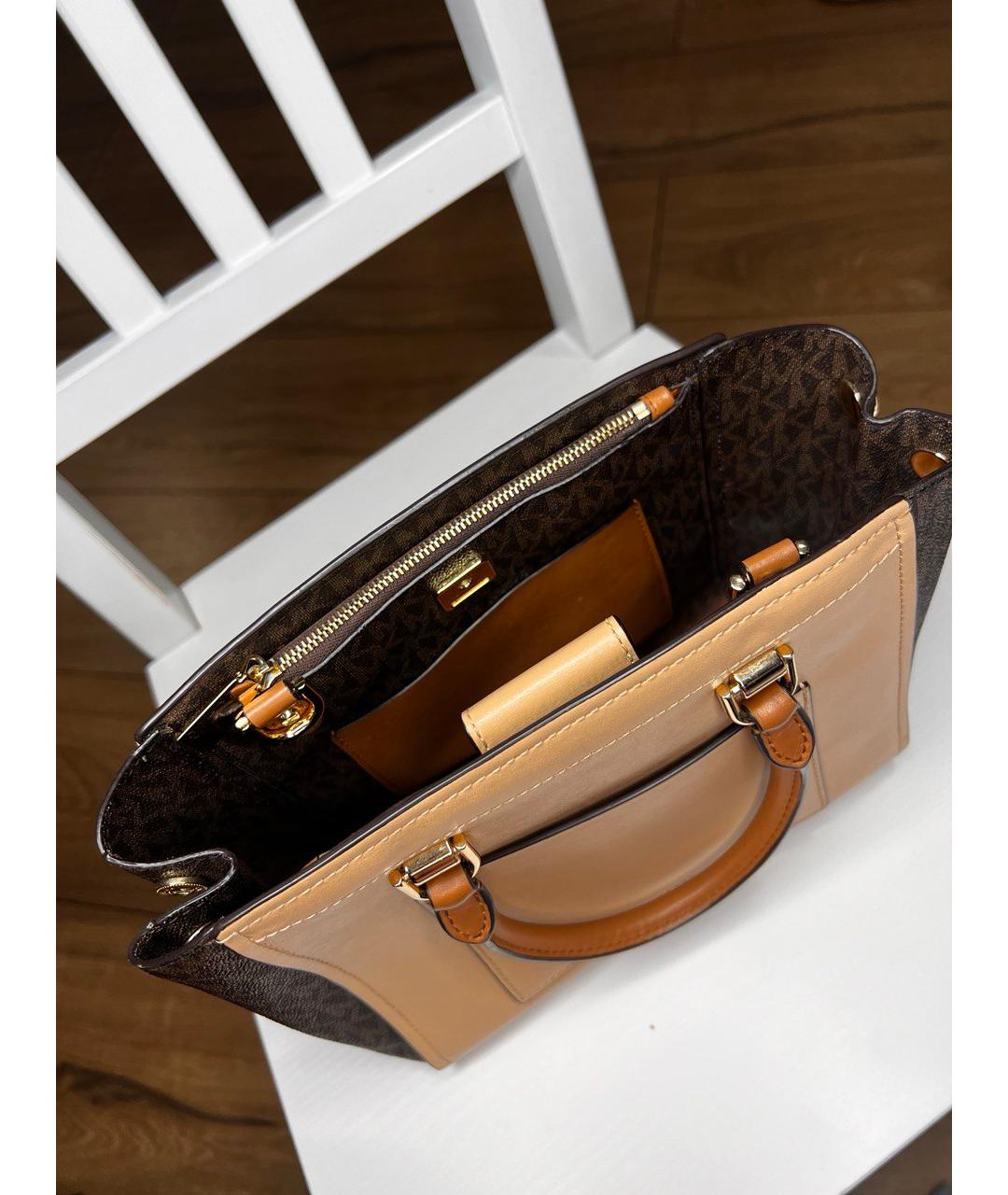 MICHAEL KORS Бежевая кожаная сумка с короткими ручками, фото 4