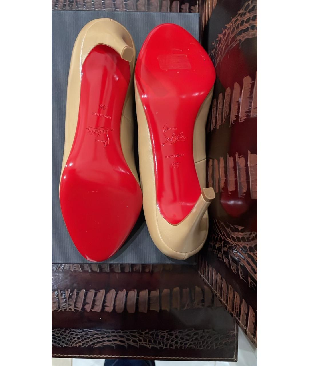 CHRISTIAN LOUBOUTIN Бежевые кожаные туфли, фото 9