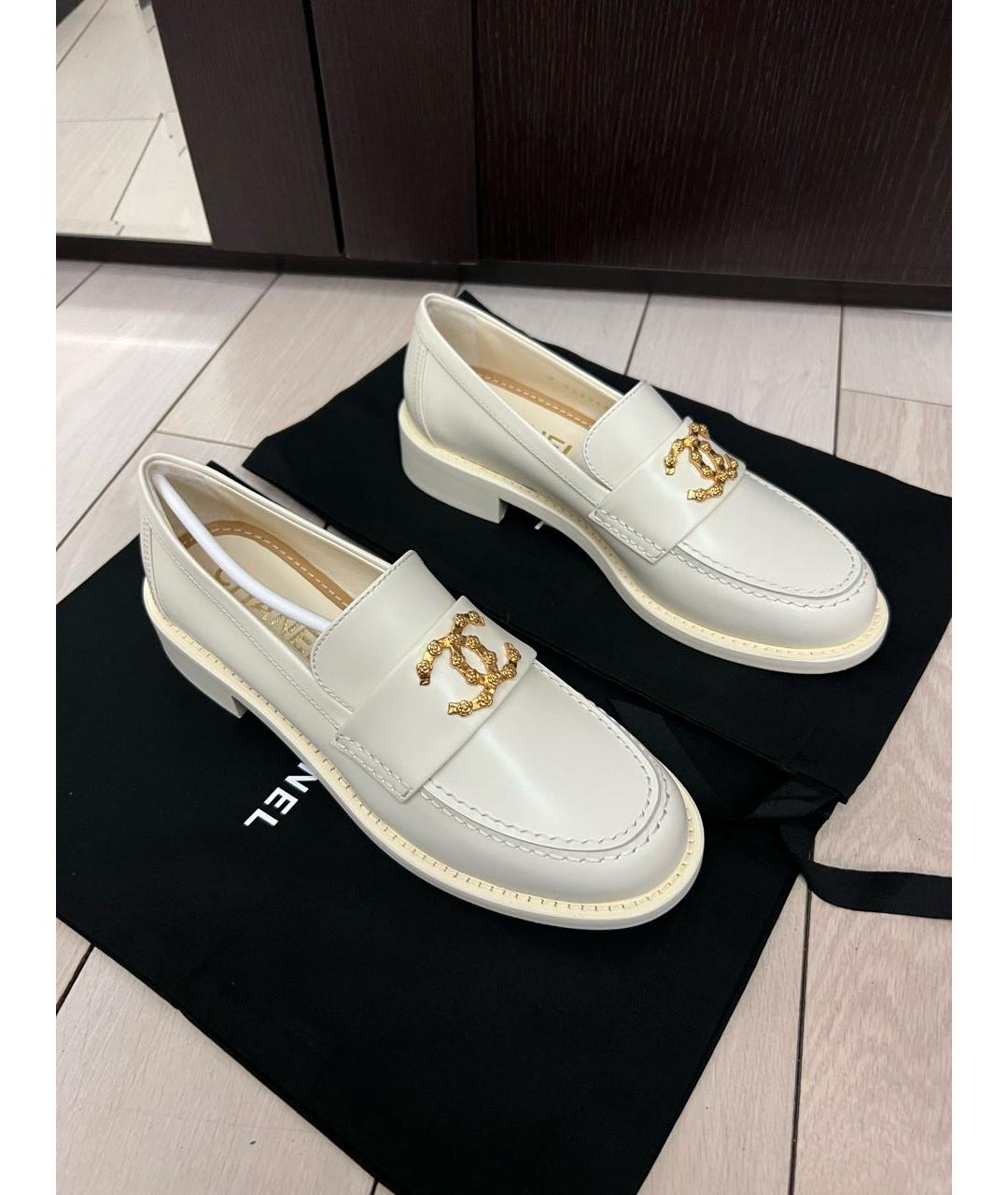CHANEL Белые кожаные лоферы, фото 5