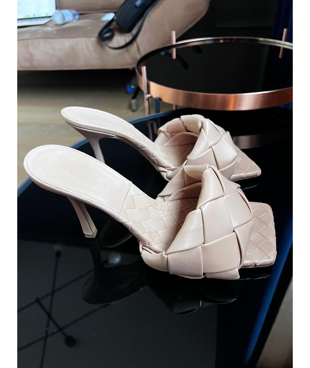 BOTTEGA VENETA Бежевые кожаные босоножки, фото 8