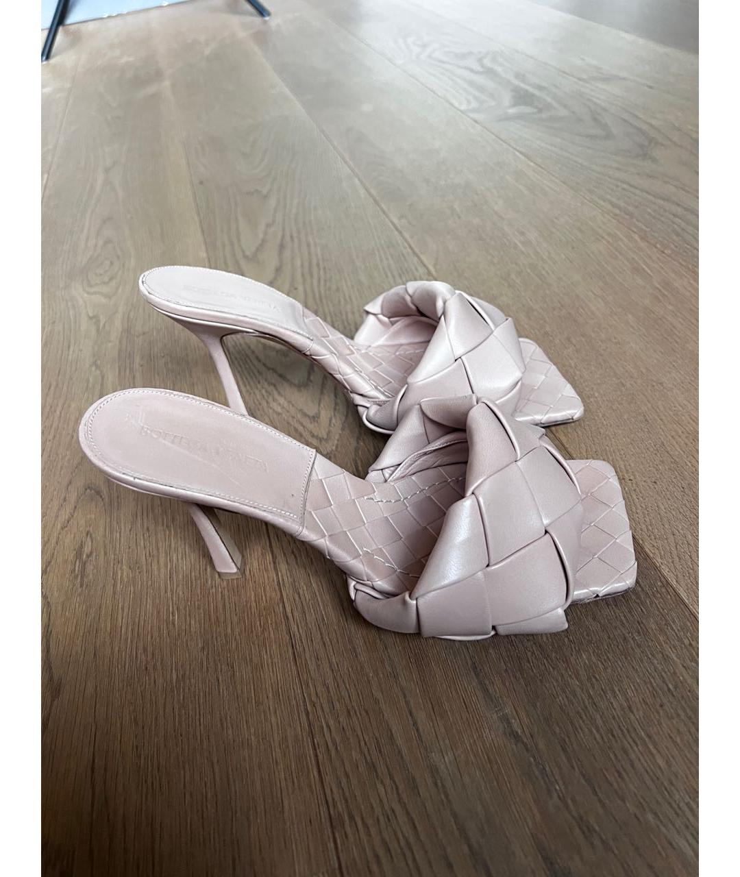 BOTTEGA VENETA Бежевые кожаные босоножки, фото 3