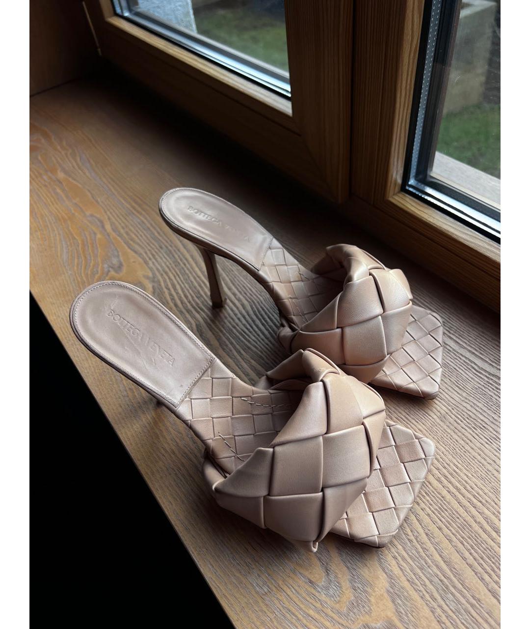 BOTTEGA VENETA Бежевые кожаные босоножки, фото 6