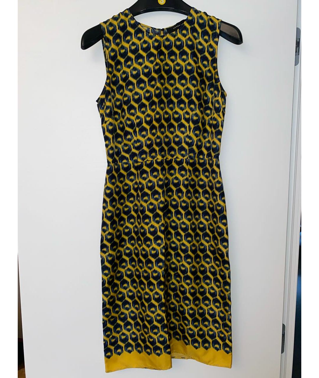 DEREK LAM Горчичное шелковое коктейльное платье, фото 6
