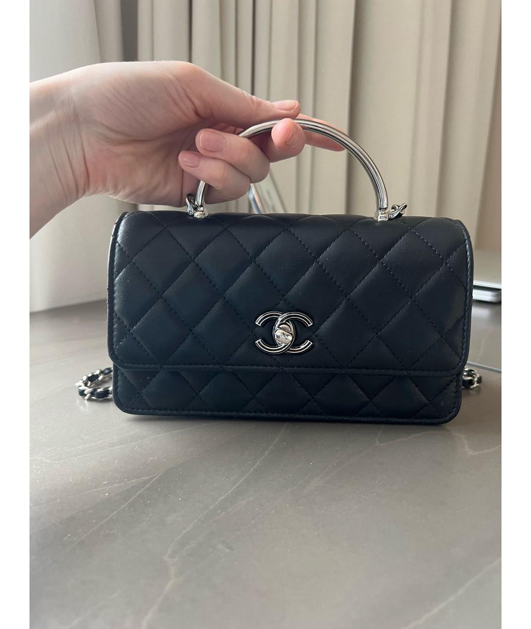 CHANEL Черная кожаная сумка с короткими ручками, фото 5