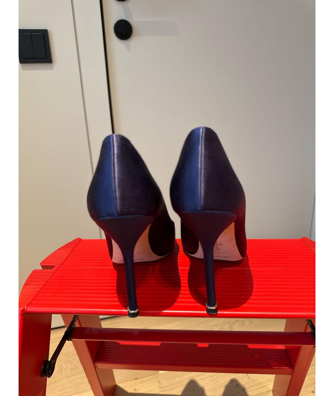 MANOLO BLAHNIK Темно-синие текстильные туфли, фото 4