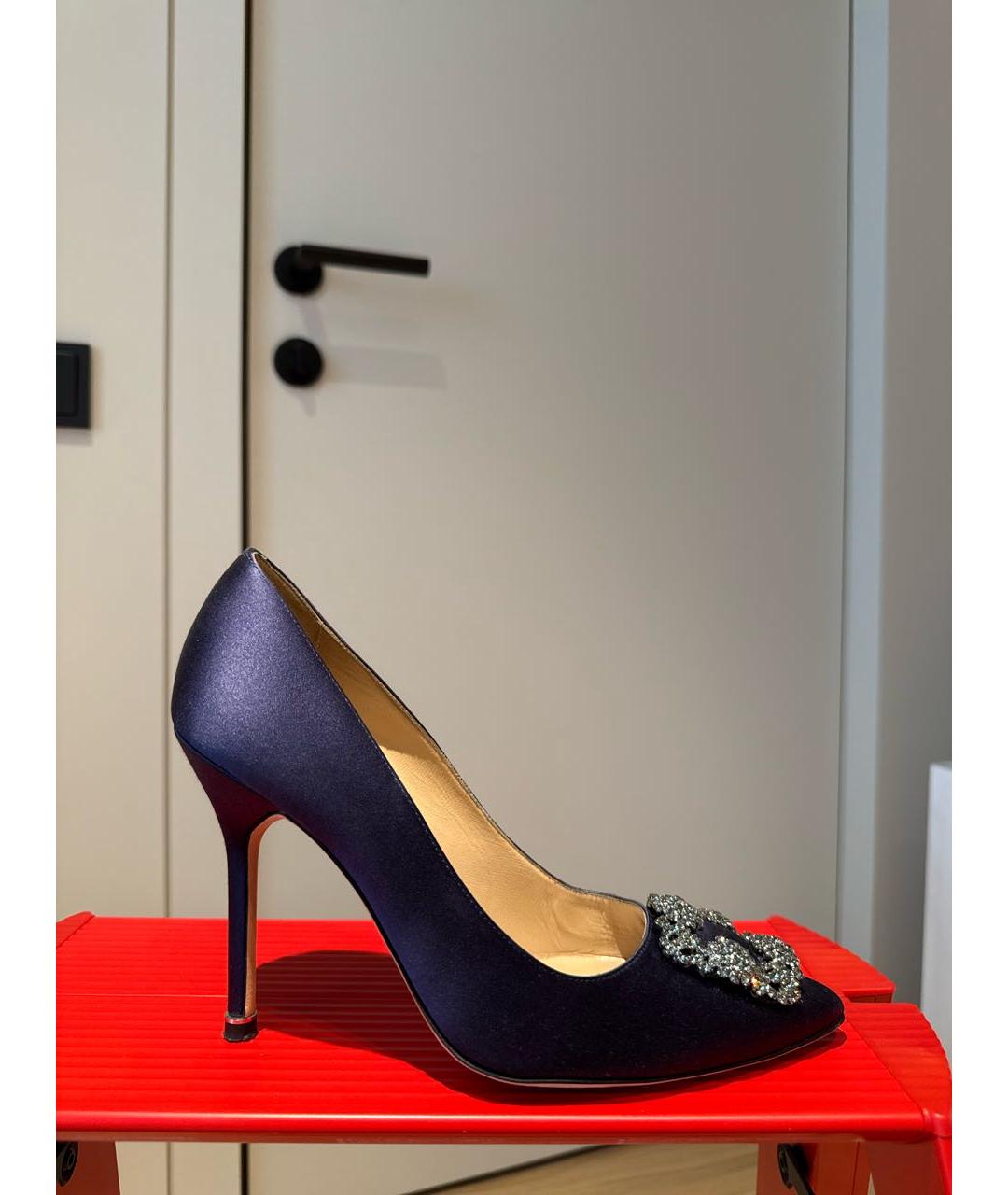 MANOLO BLAHNIK Темно-синие текстильные туфли, фото 5