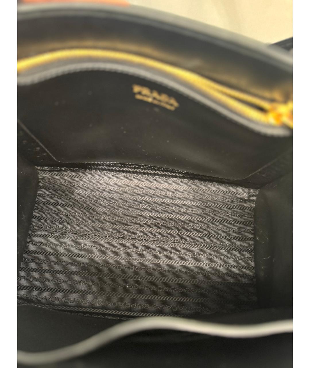 PRADA Черная кожаная сумка с короткими ручками, фото 4