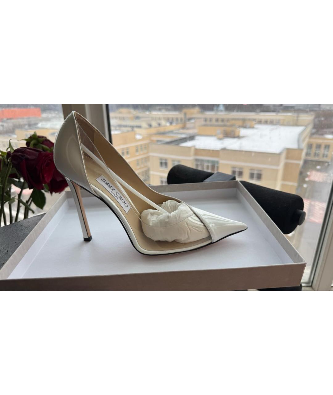 JIMMY CHOO Белые туфли из лакированной кожи, фото 5