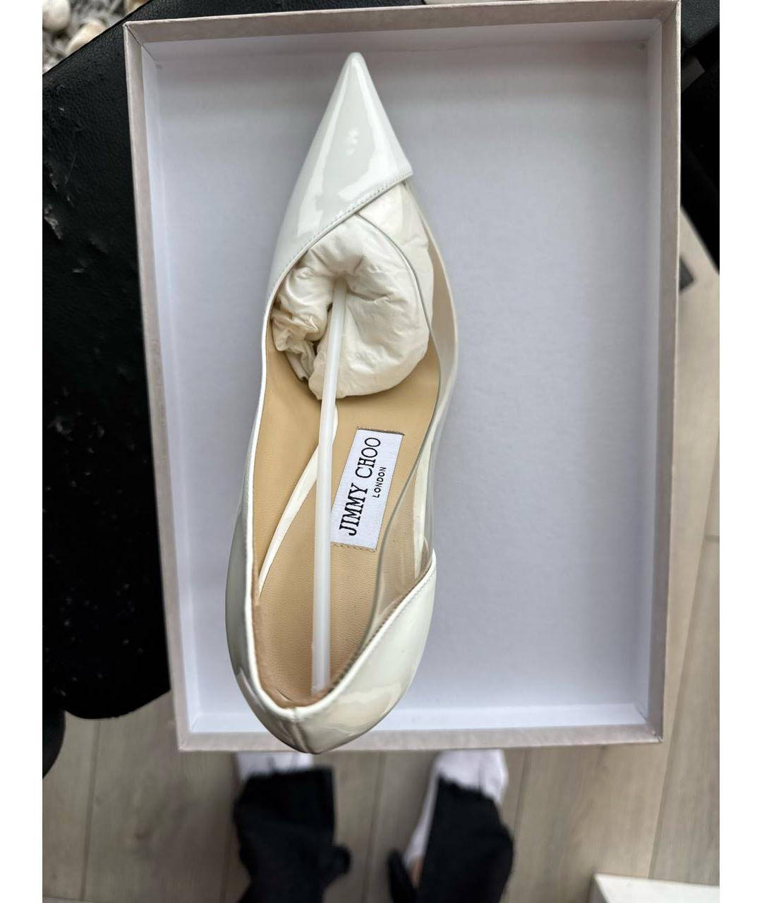 JIMMY CHOO Белые туфли из лакированной кожи, фото 3