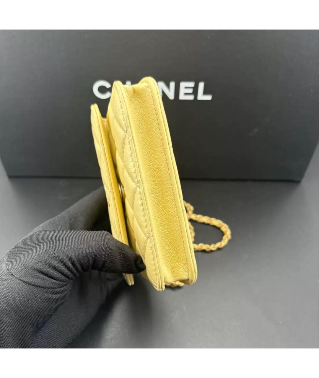 CHANEL Желтая кожаная поясная сумка, фото 5