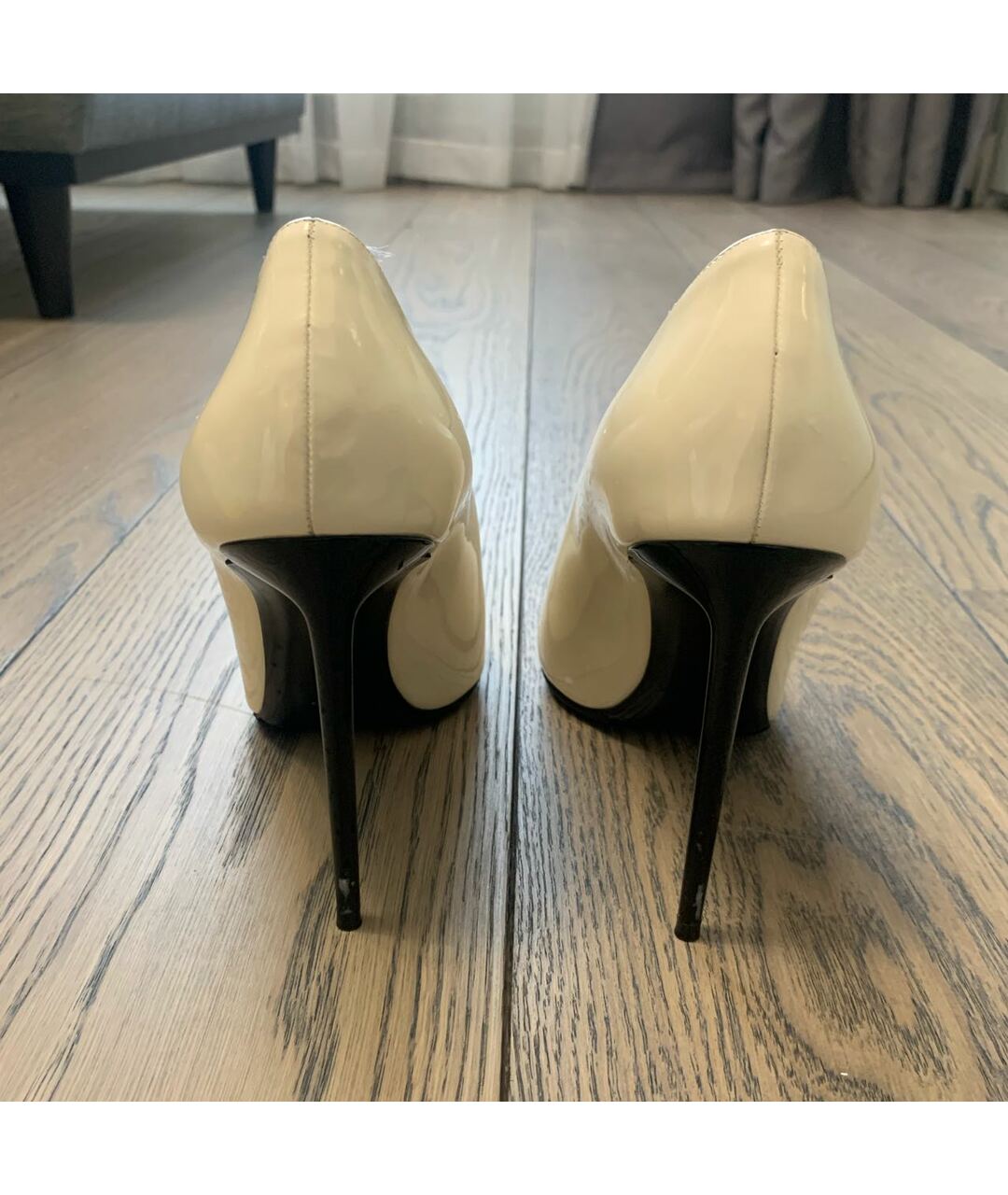 SAINT LAURENT Бежевые туфли из лакированной кожи, фото 4