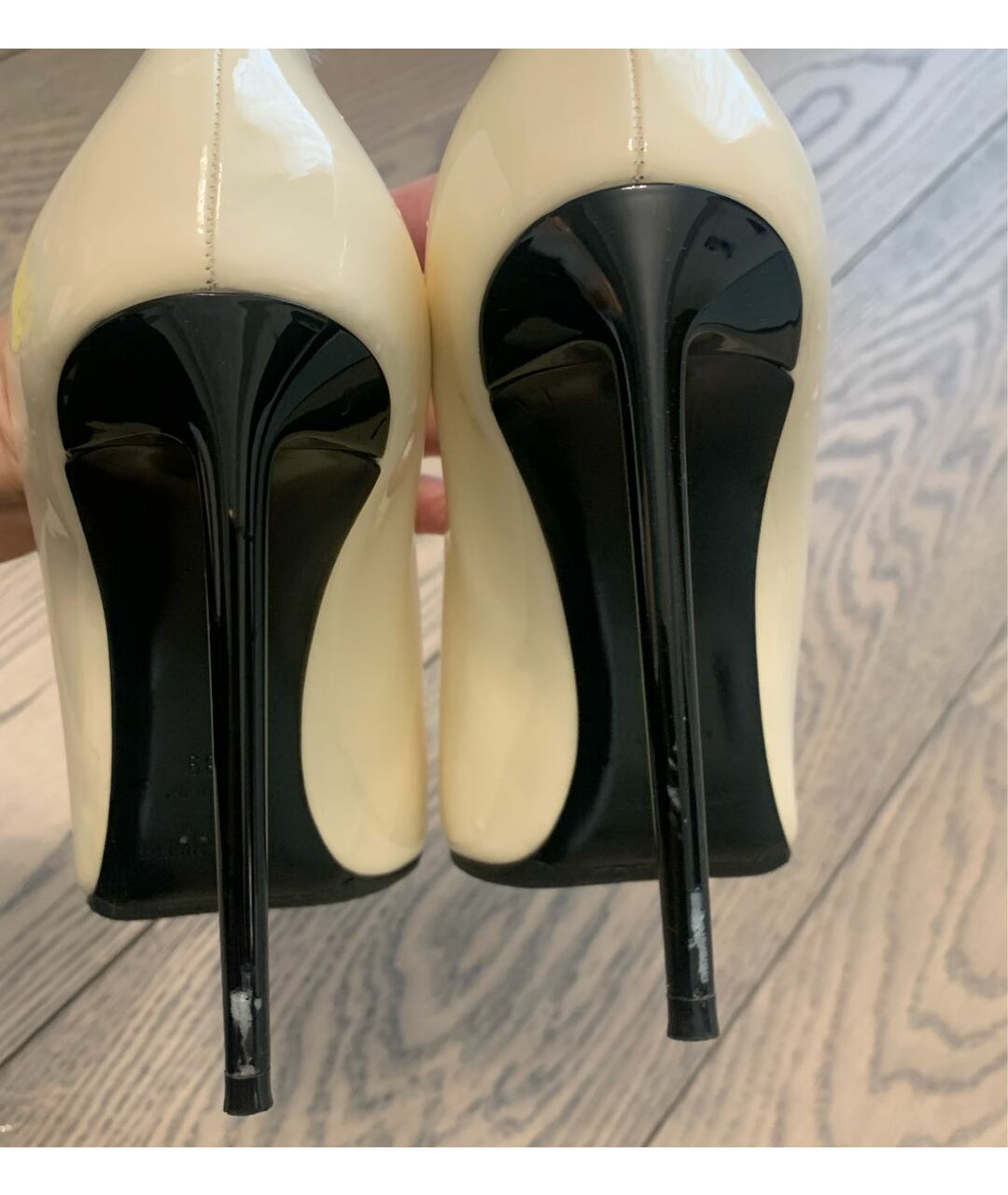 SAINT LAURENT Бежевые туфли из лакированной кожи, фото 5