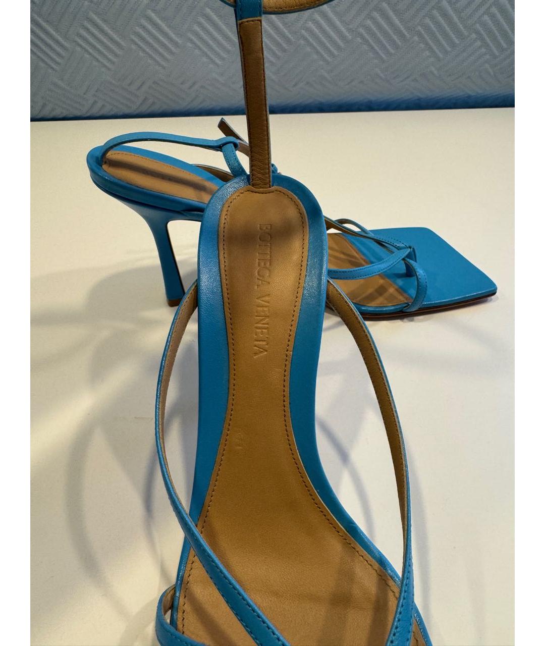 BOTTEGA VENETA Голубые кожаные босоножки, фото 3