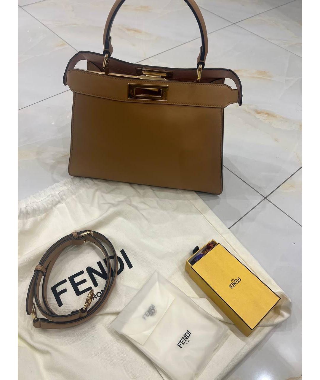FENDI Бежевая кожаная сумка с короткими ручками, фото 2