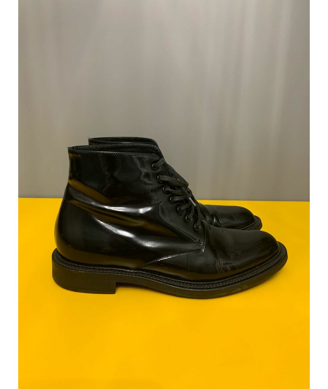 SAINT LAURENT Черные высокие ботинки из лакированной кожи, фото 8