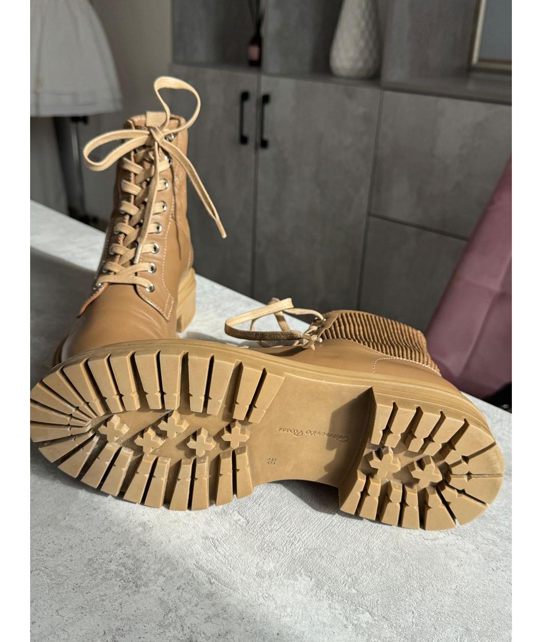 GIANVITO ROSSI Бежевые кожаные ботинки, фото 4