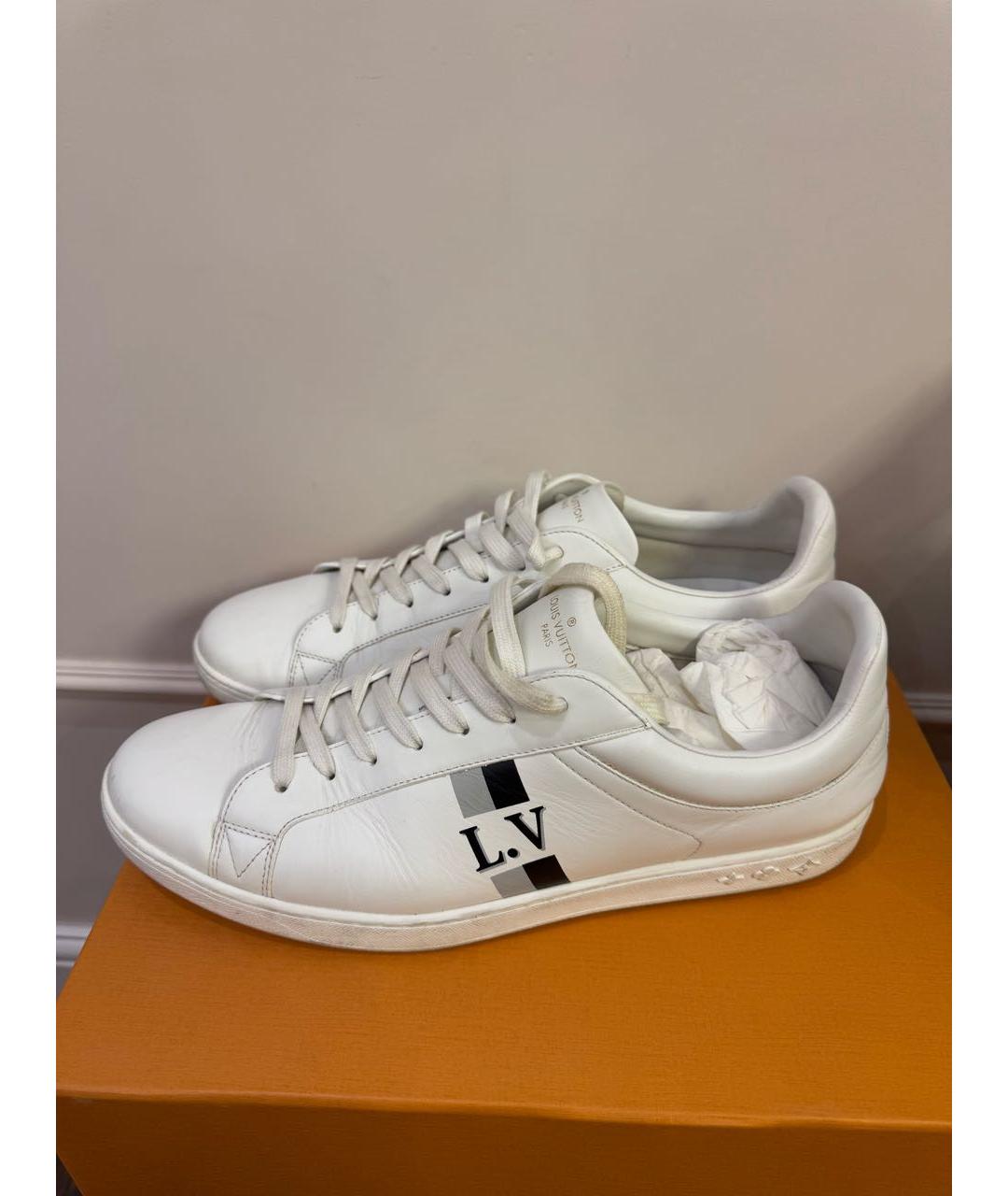 LOUIS VUITTON Белые кожаные низкие кроссовки / кеды, фото 2