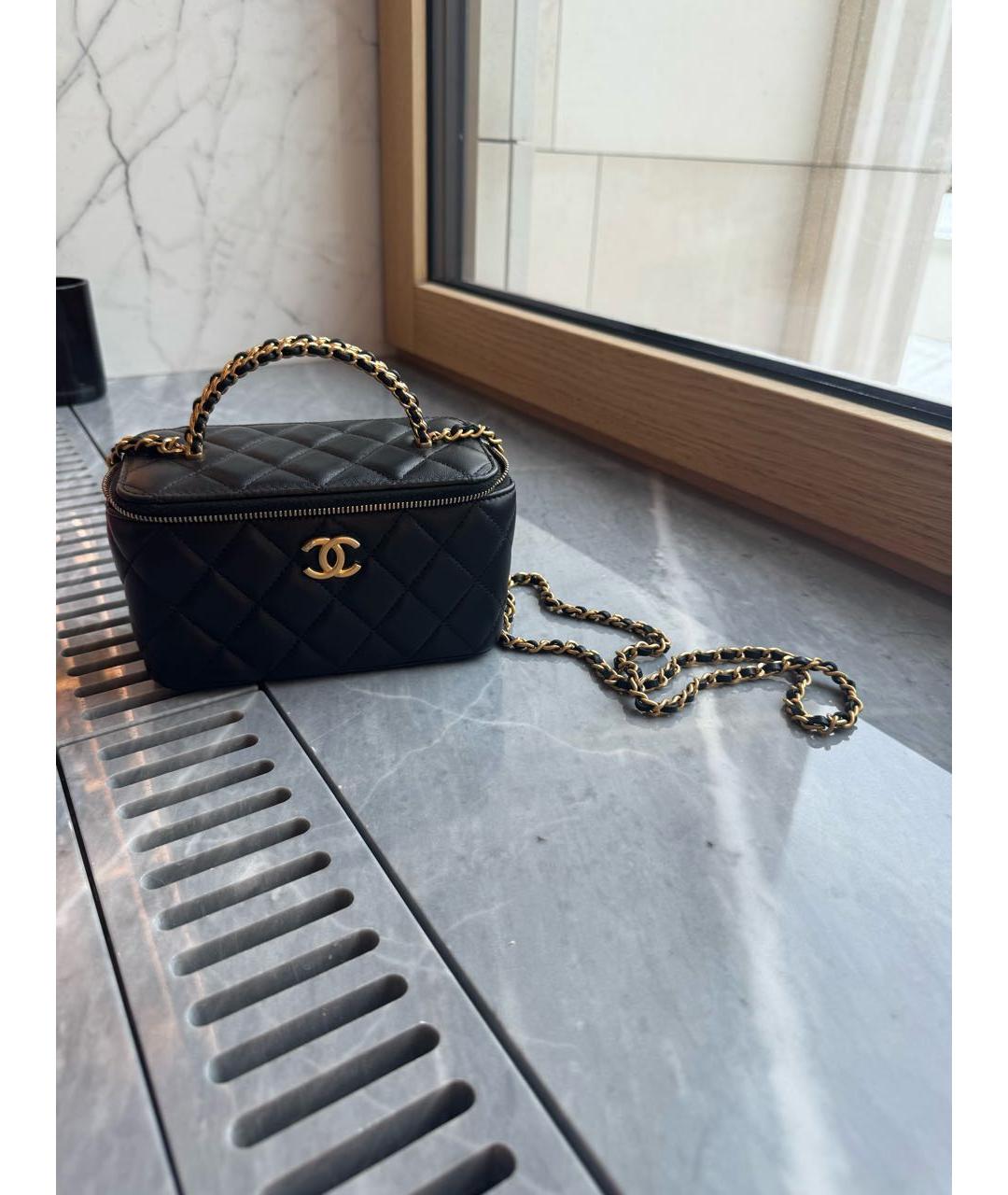 CHANEL Черная кожаная сумка с короткими ручками, фото 3