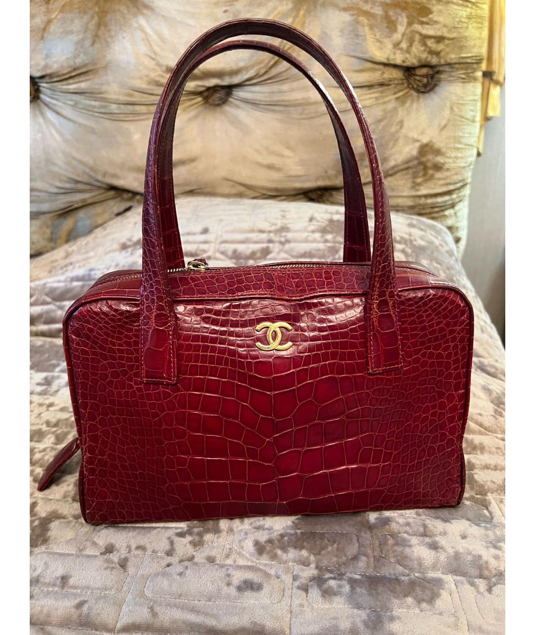 CHANEL Бордовая сумка с короткими ручками из экзотической кожи, фото 6