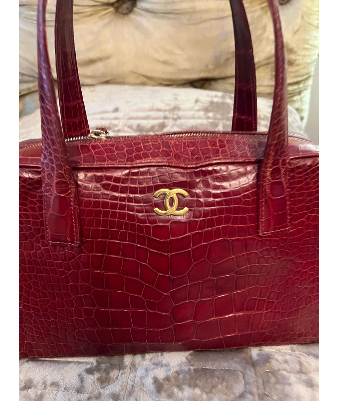 CHANEL Бордовая сумка с короткими ручками из экзотической кожи, фото 4