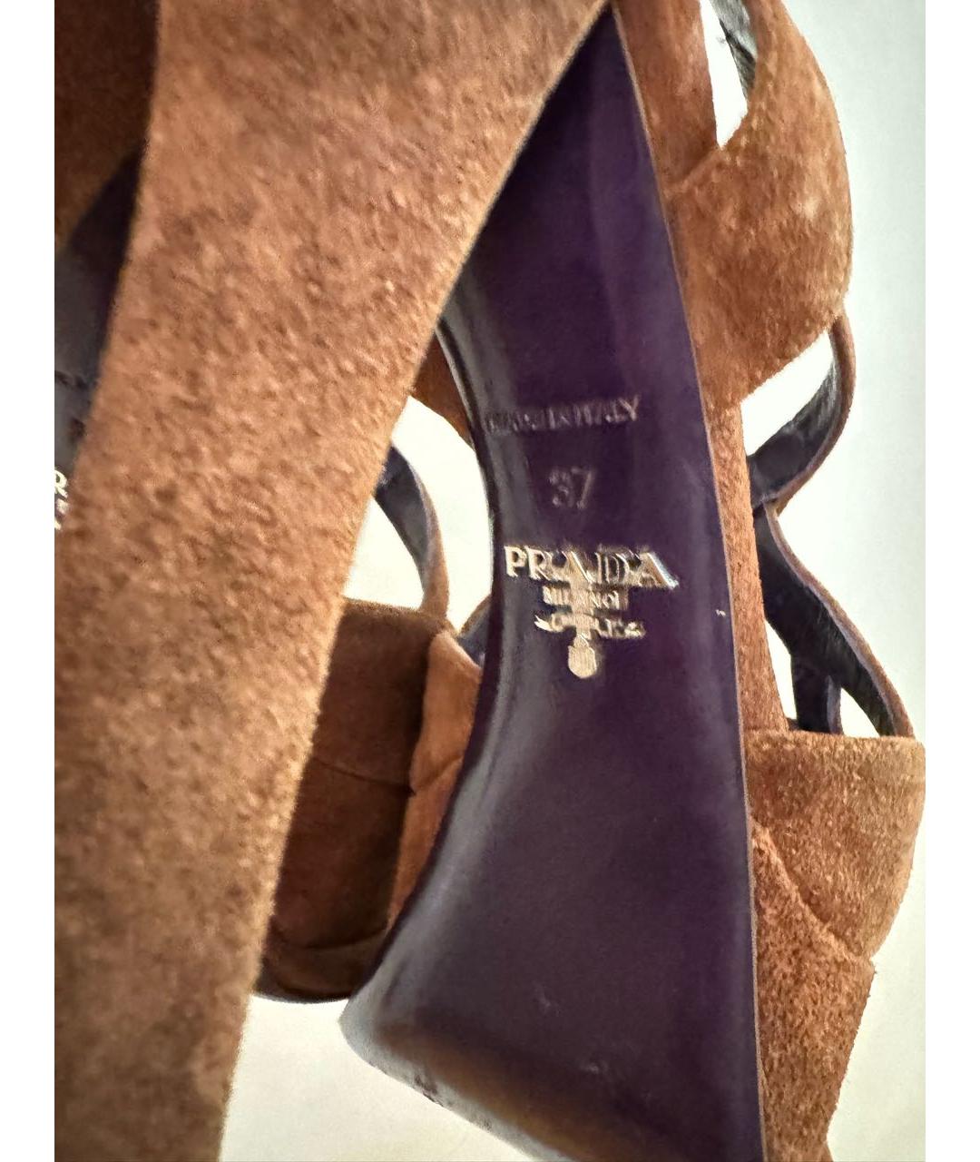 PRADA Коричневые замшевые босоножки, фото 5
