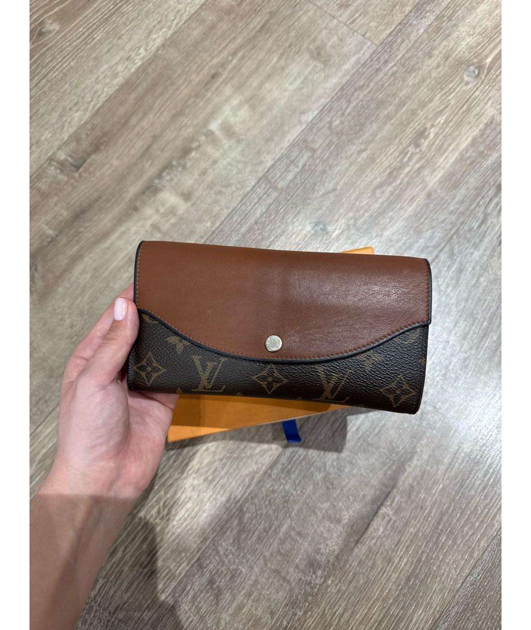 LOUIS VUITTON Коричневый кошелек, фото 5