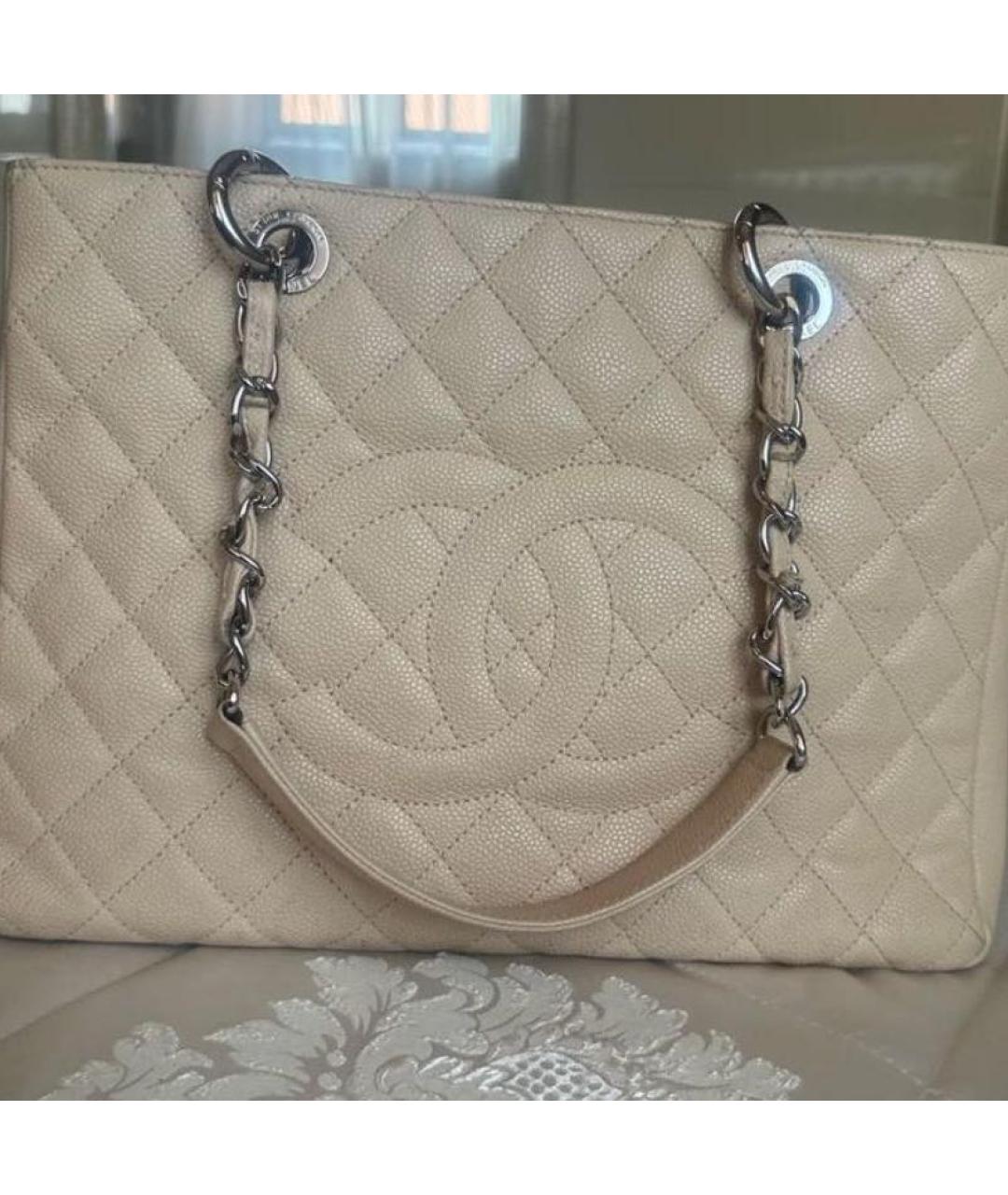 CHANEL Бежевая кожаная сумка с короткими ручками, фото 4