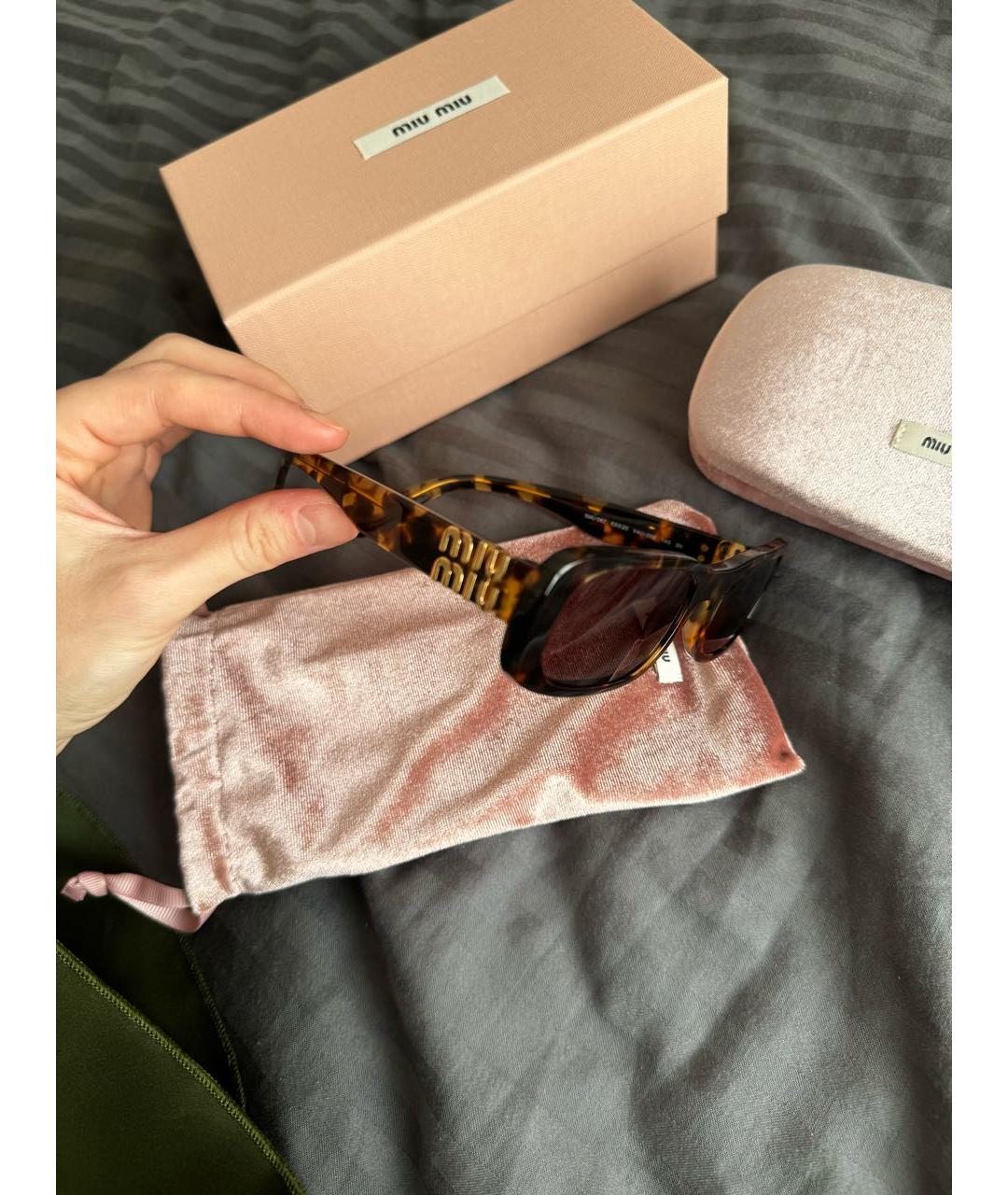 MIU MIU Коричневые пластиковые солнцезащитные очки, фото 2