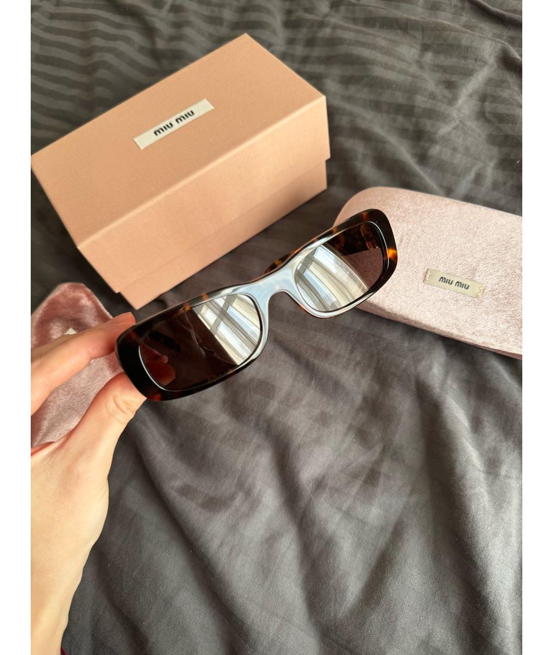 MIU MIU Коричневые пластиковые солнцезащитные очки, фото 4