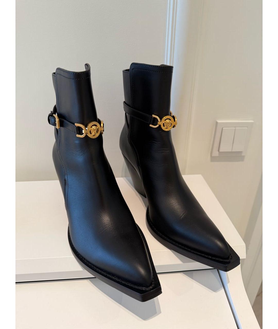 VERSACE Черные кожаные ботильоны, фото 3