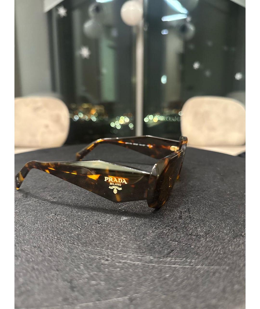 PRADA Коричневые пластиковые солнцезащитные очки, фото 3
