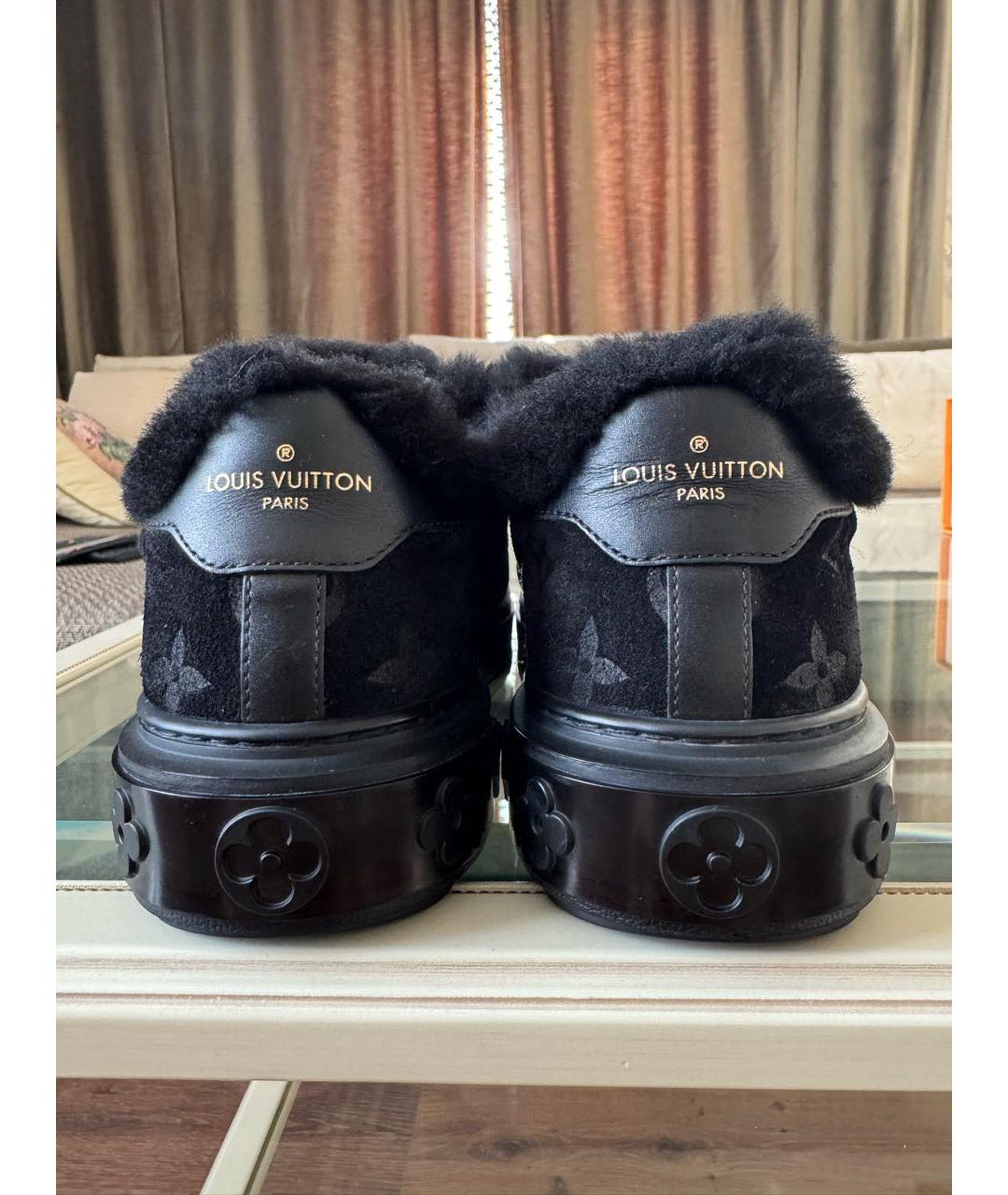LOUIS VUITTON Черные замшевые кеды, фото 4