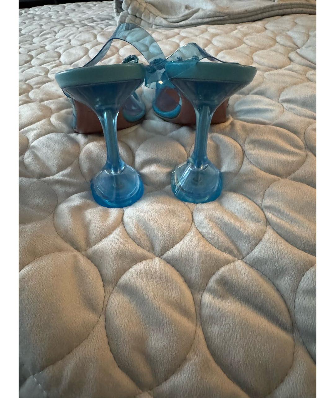 Amina Muaddi Голубые синтетические туфли, фото 5