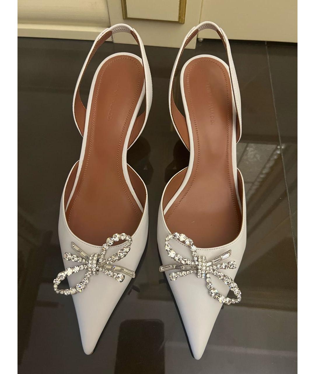 Amina Muaddi Белые текстильные туфли, фото 3