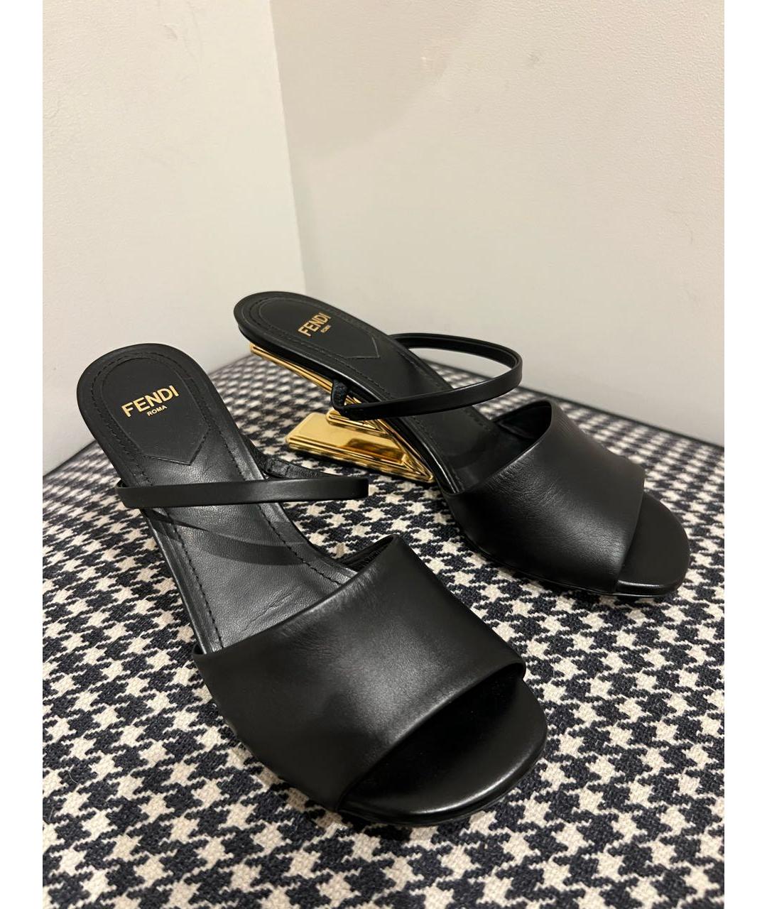 FENDI Черные кожаные мюли, фото 2