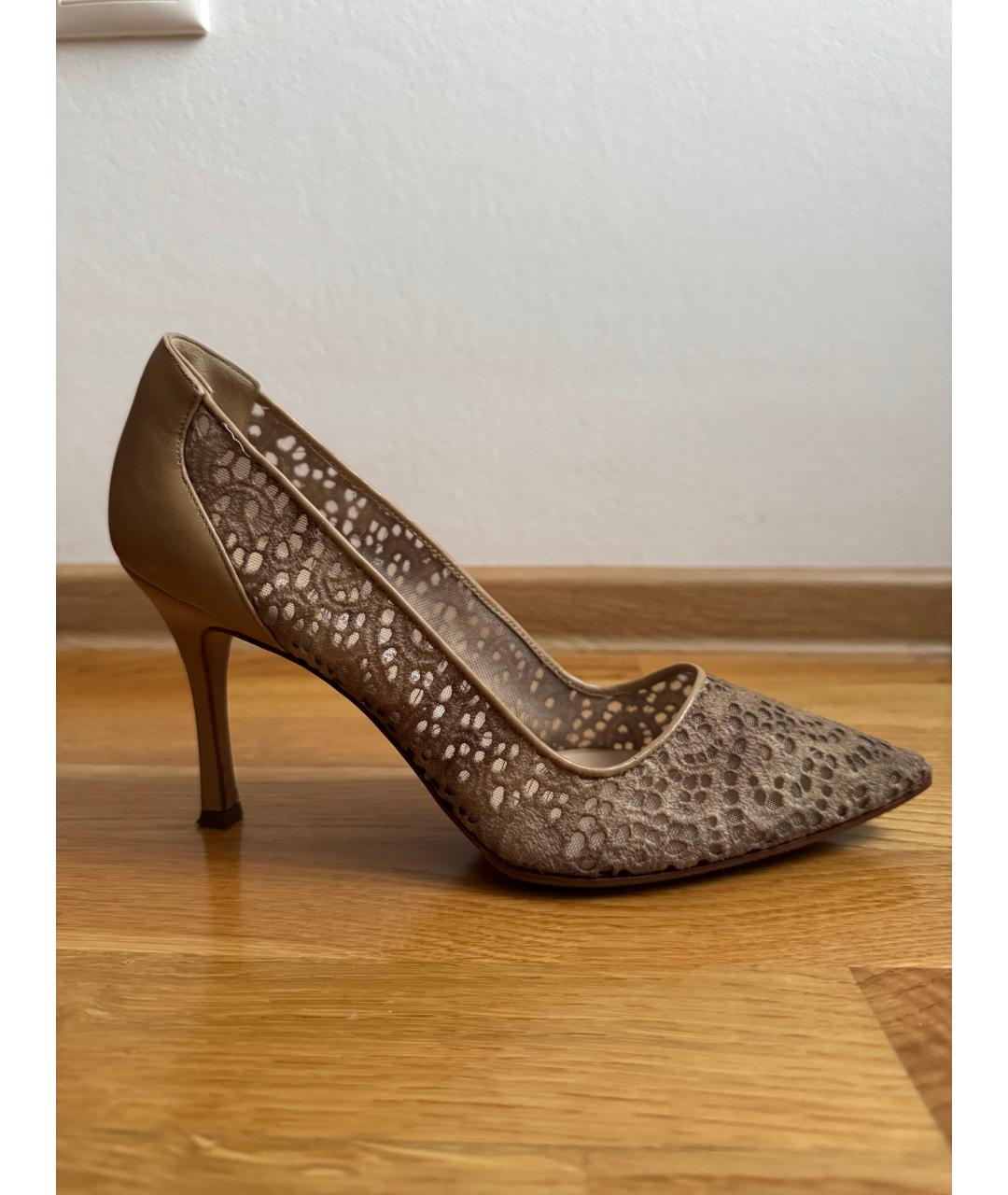 MANOLO BLAHNIK Бежевые кожаные туфли, фото 7