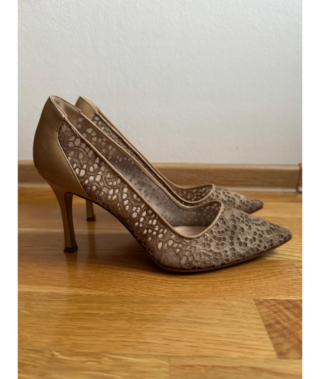 MANOLO BLAHNIK Бежевые кожаные туфли, фото 6