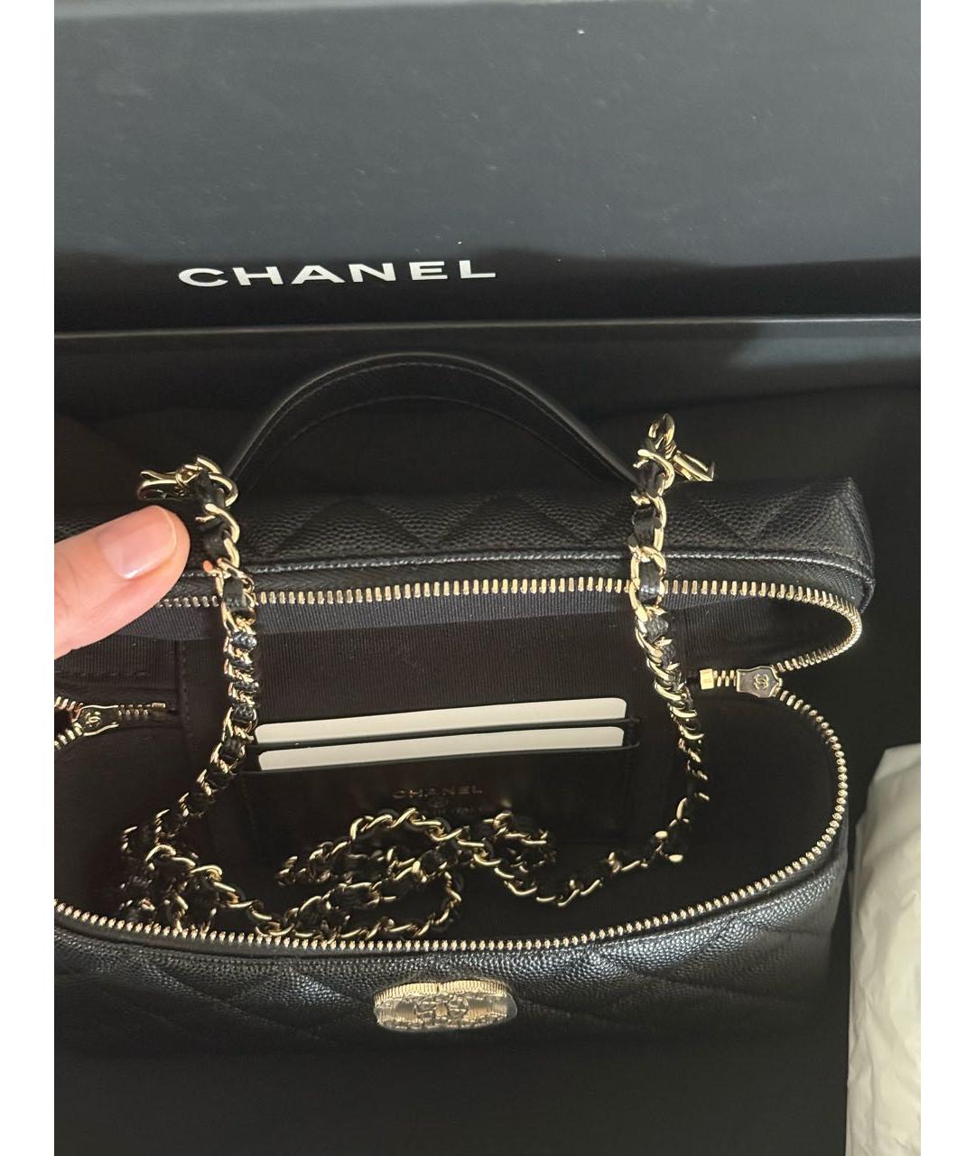 CHANEL Черная кожаная сумка с короткими ручками, фото 4