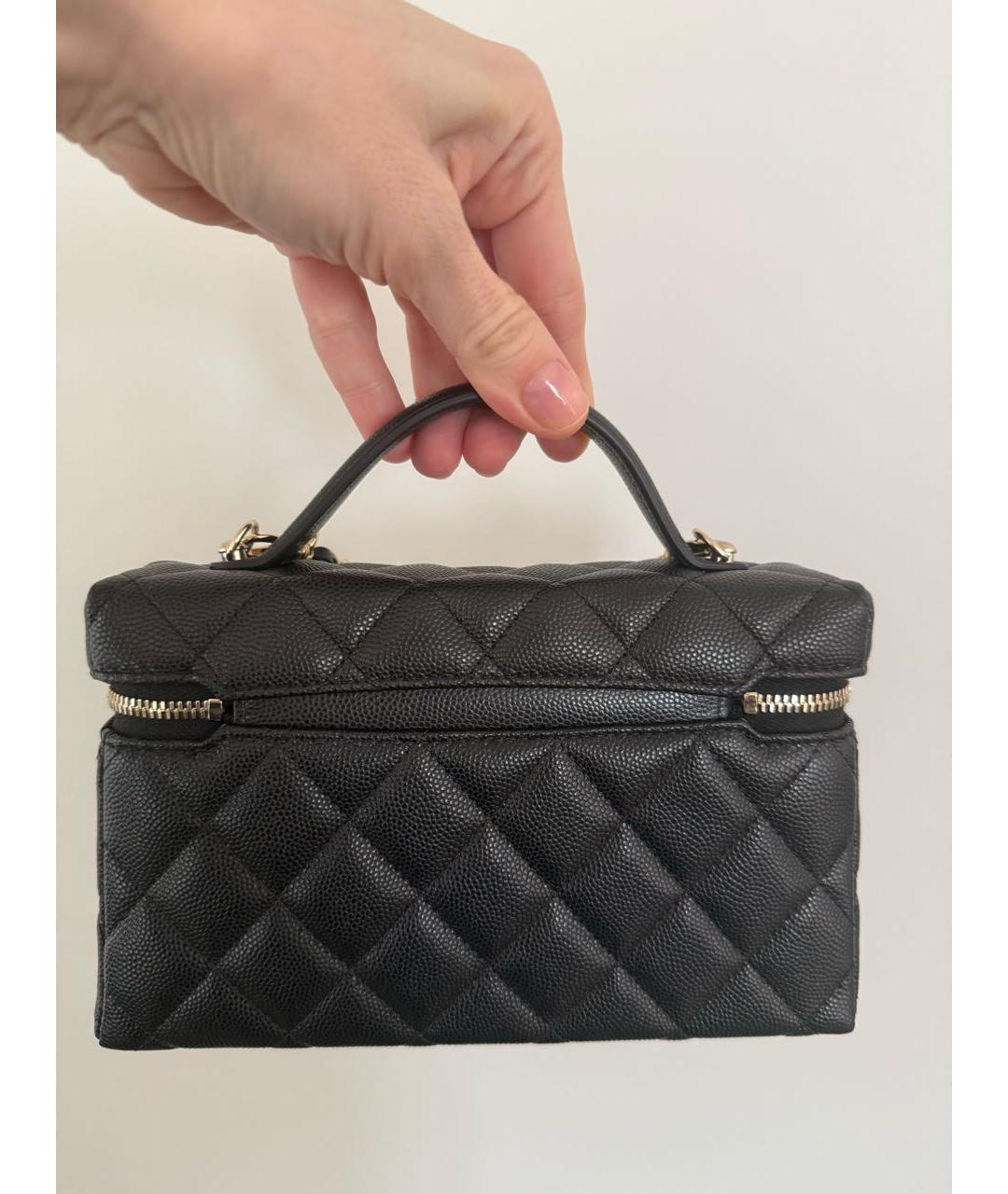 CHANEL Черная кожаная сумка с короткими ручками, фото 3