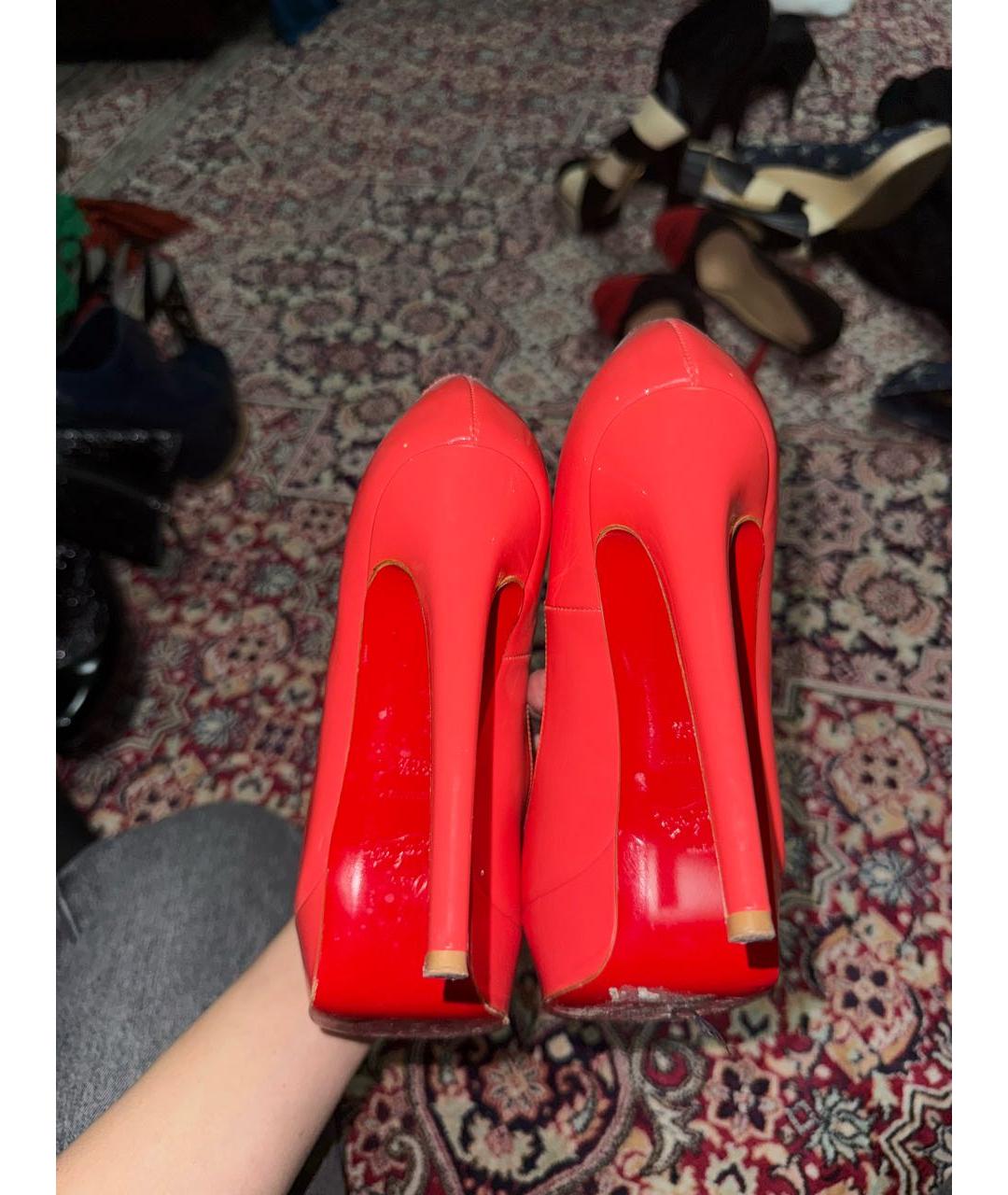 CHRISTIAN LOUBOUTIN Красные туфли из лакированной кожи, фото 4