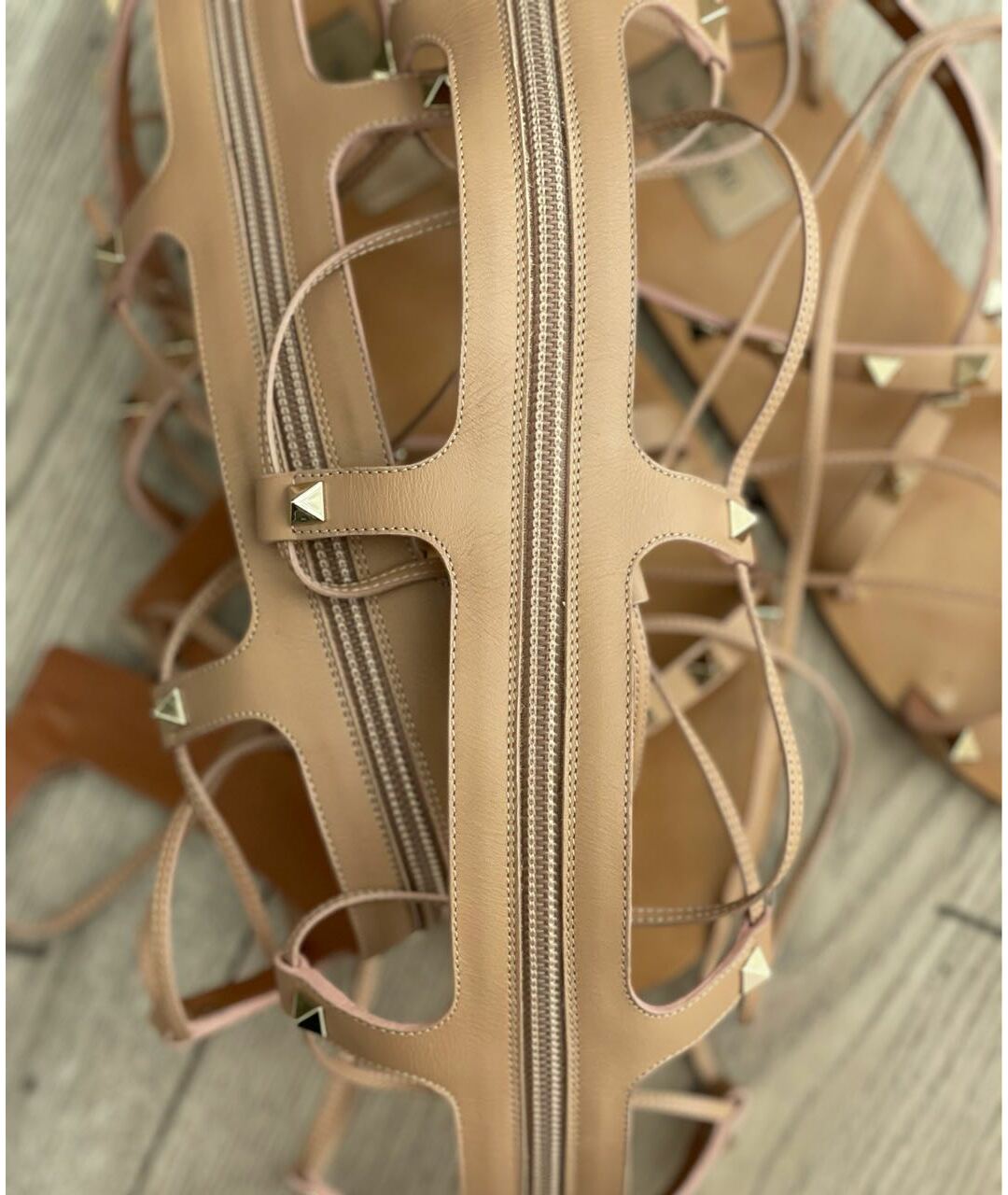 VALENTINO Бежевые кожаные сандалии, фото 5