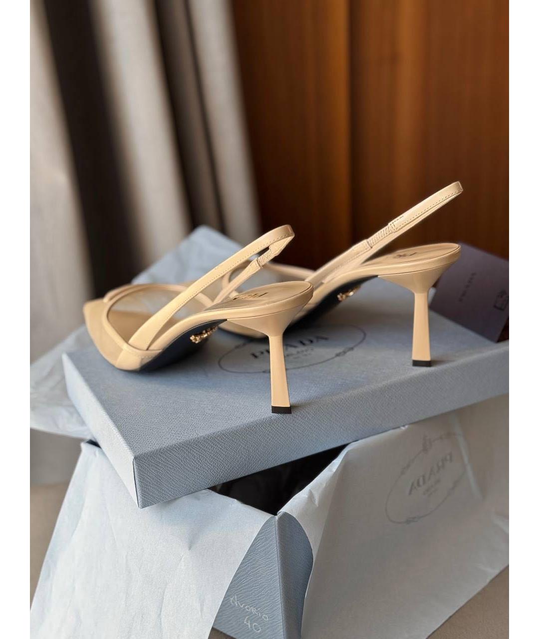PRADA Бежевые кожаные босоножки, фото 4