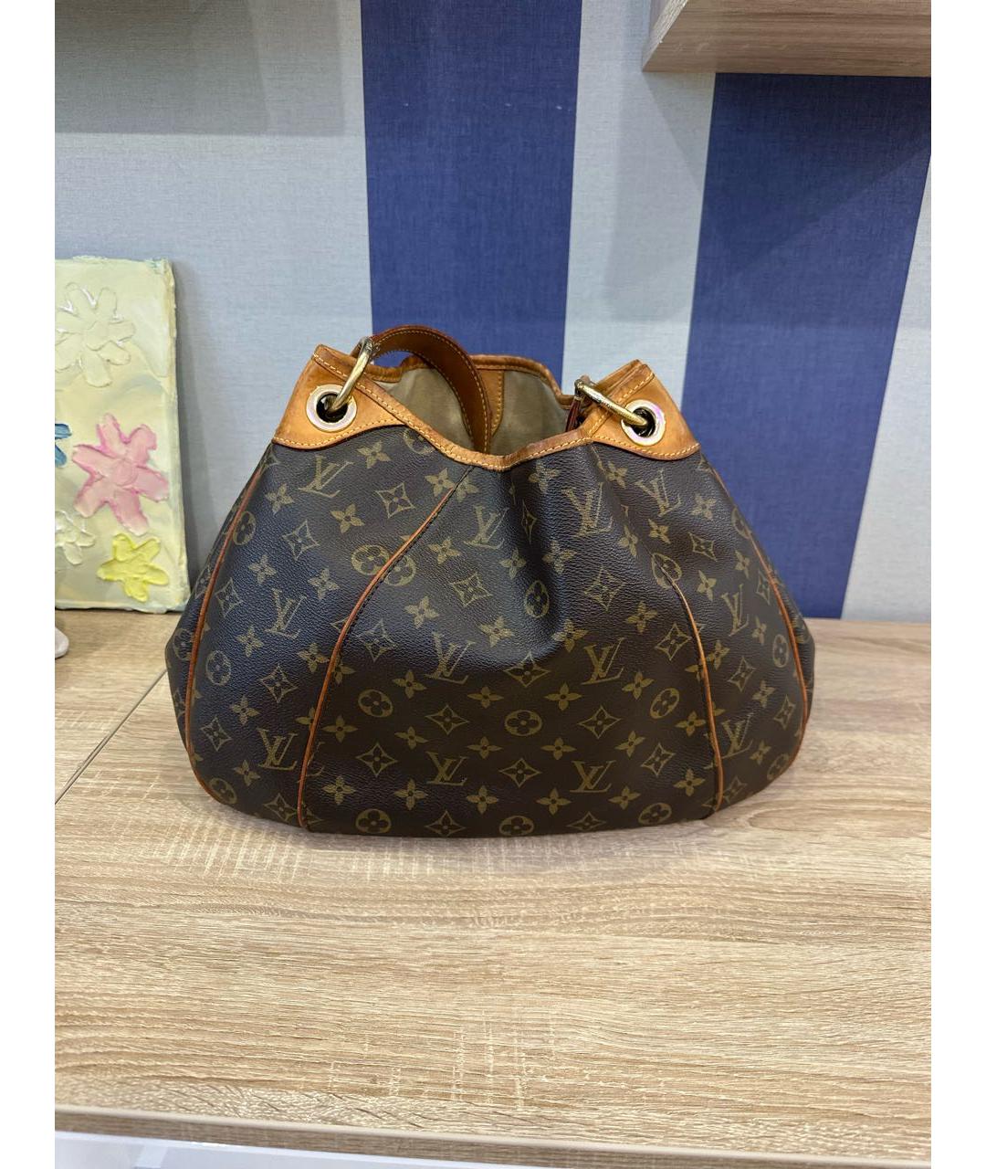 LOUIS VUITTON Коричневая сумка с короткими ручками, фото 3